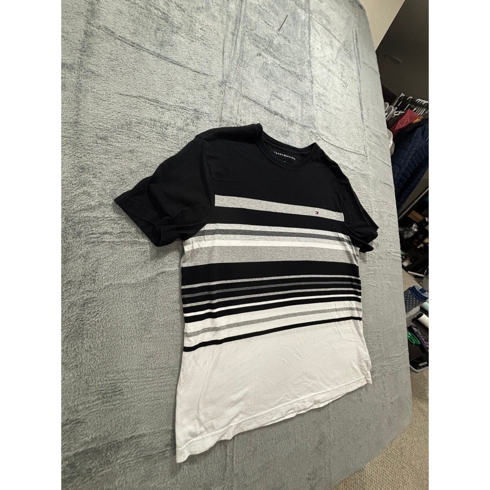 Tommy Hilfiger Womens L Black Striped Short Sleeve T-Shirt Casual Vintage