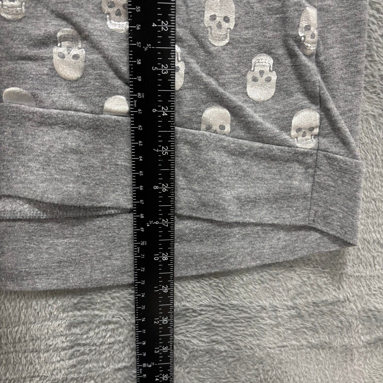 No Boundaries Womens XXL Gray Skull Print Sweatshirt Vintage Goth Pullover