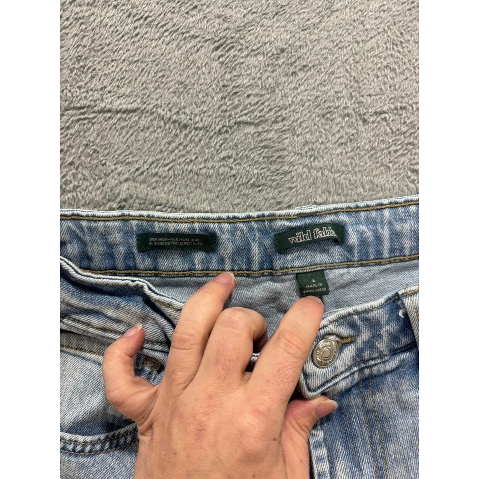 Wild Fable Super High Rise Mom Jeans Womens 8 Light Wash Distressed Raw Hem