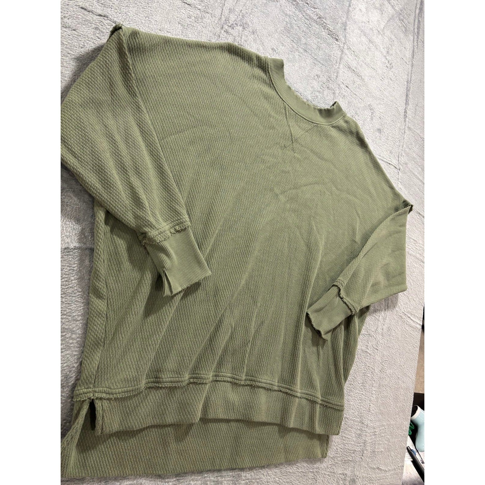 Aerie Womens M Olive Green Waffle Knit Pullover Sweater Oversized Casual Cozy
