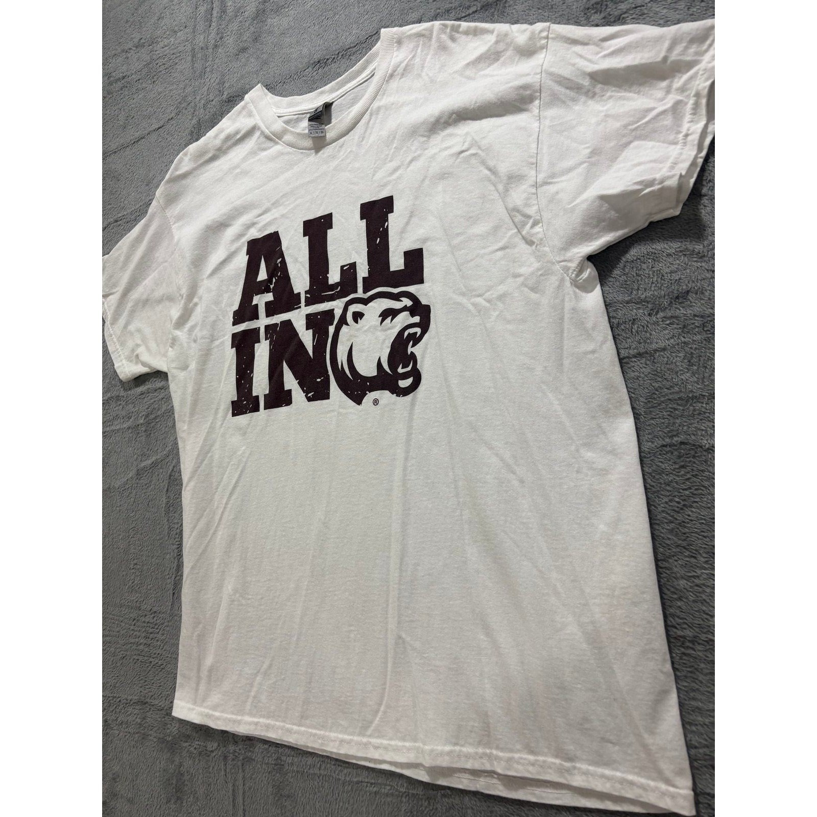 Gildan XL White All In Bear Graphic T-Shirt Womens Casual Vintage