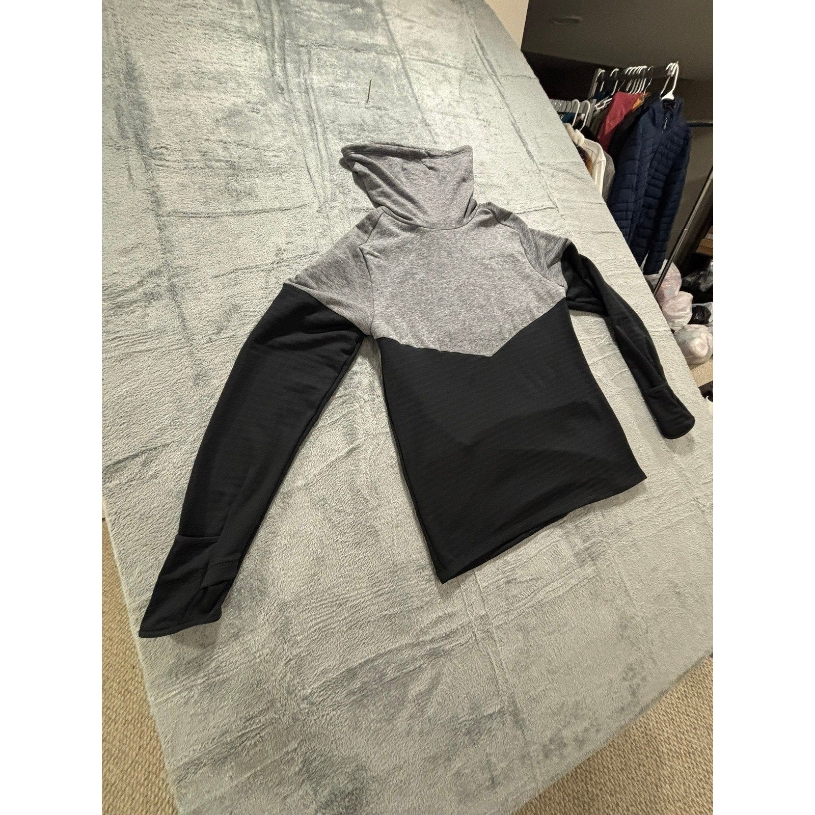 Nike S Gray Black Womens Running Division Therma-FIT Pullover Athleisure Casual
