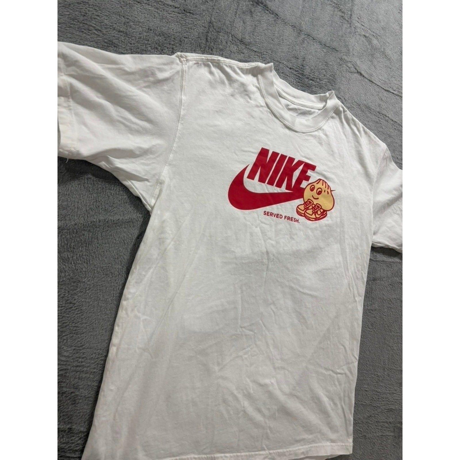Nike S White Sole Food Served Fresh Dumpling Graphic T-Shirt Womens Vintage