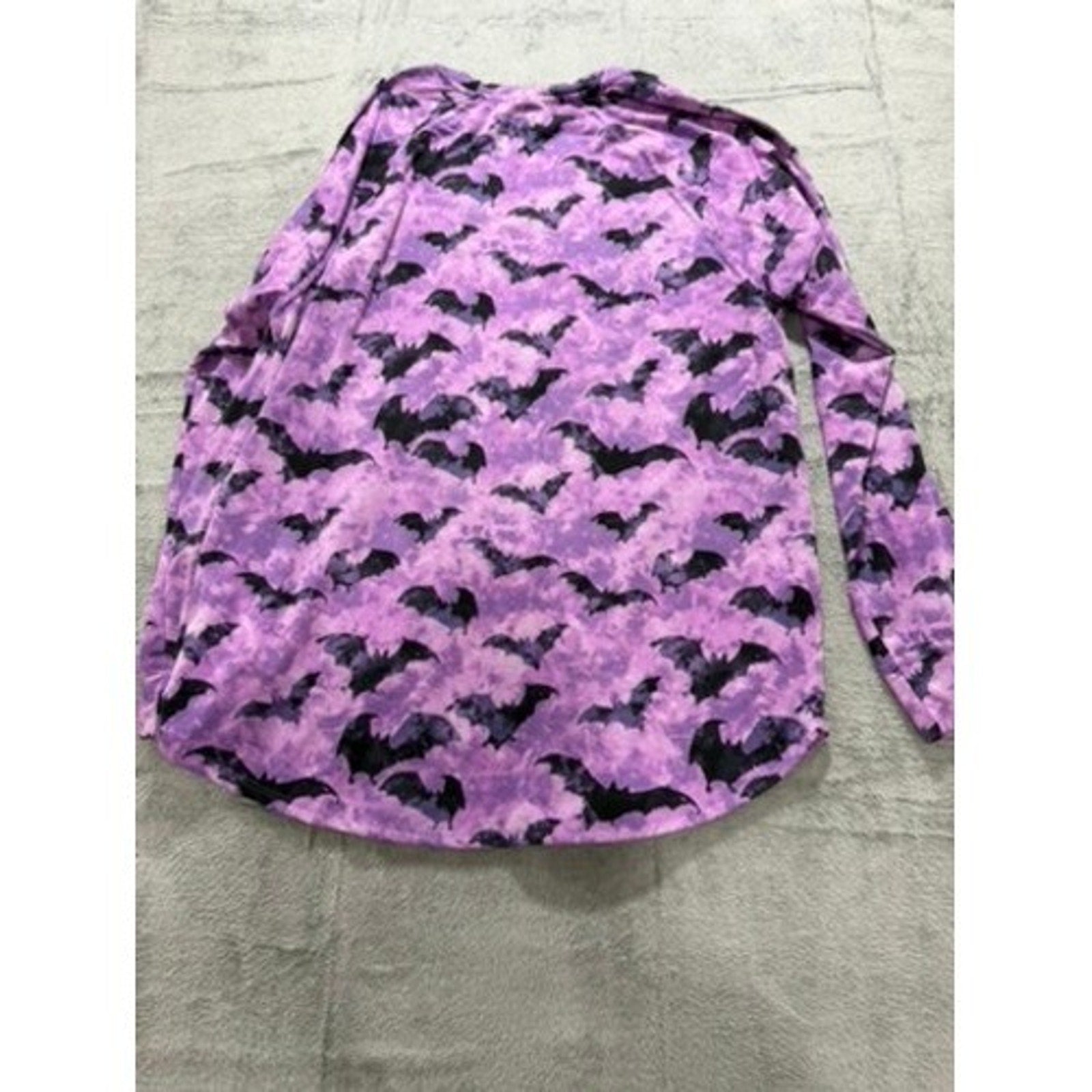 LuLaRoe Womens Purple Tie Dye Black Bat Long Sleeve Raglan Top XL Halloween Goth