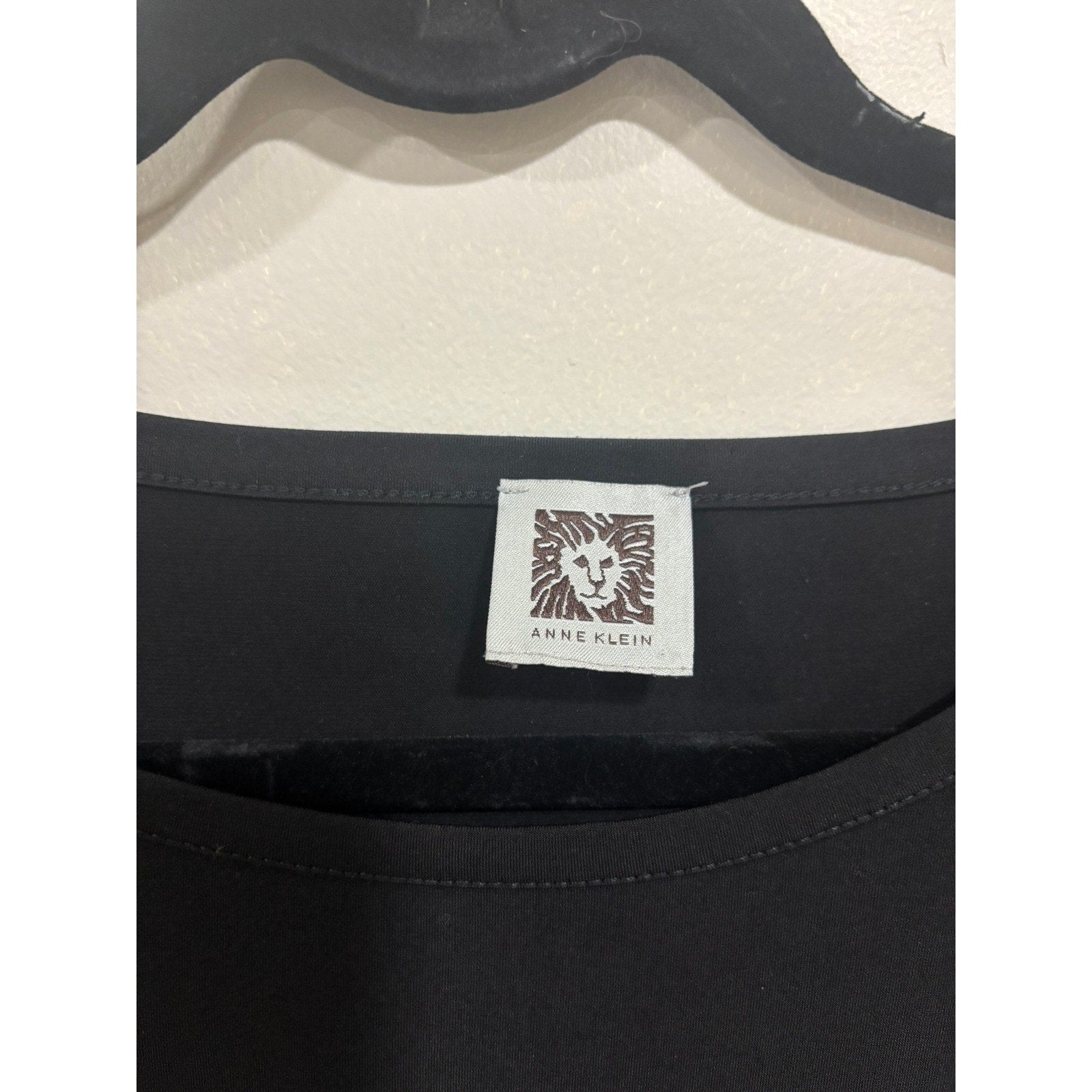 Anne Klein Black Blouse Gold Zip Shoulder Minimalist Chic Top Med Quiet Luxury