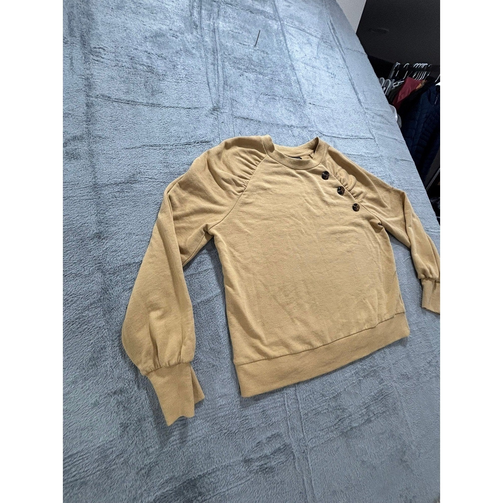 Who What Wear Womens L Tan Button Detail Sweatshirt Long Sleeve Casual Cozy Boho