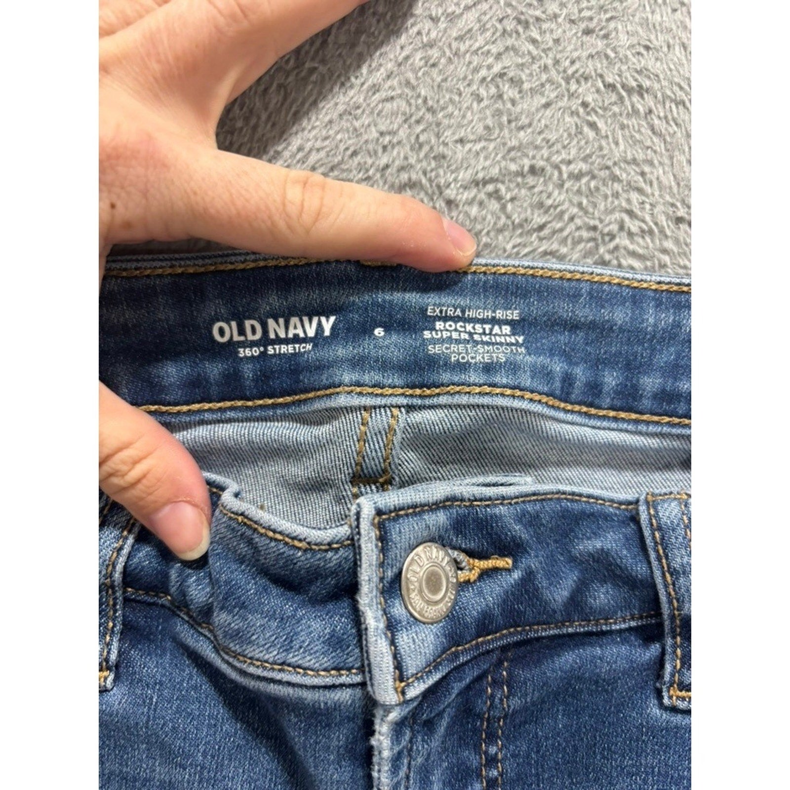 Old Navy Rockstar Super Skinny Extra High Rise Womens 6 Jeans Medium Wash Raw