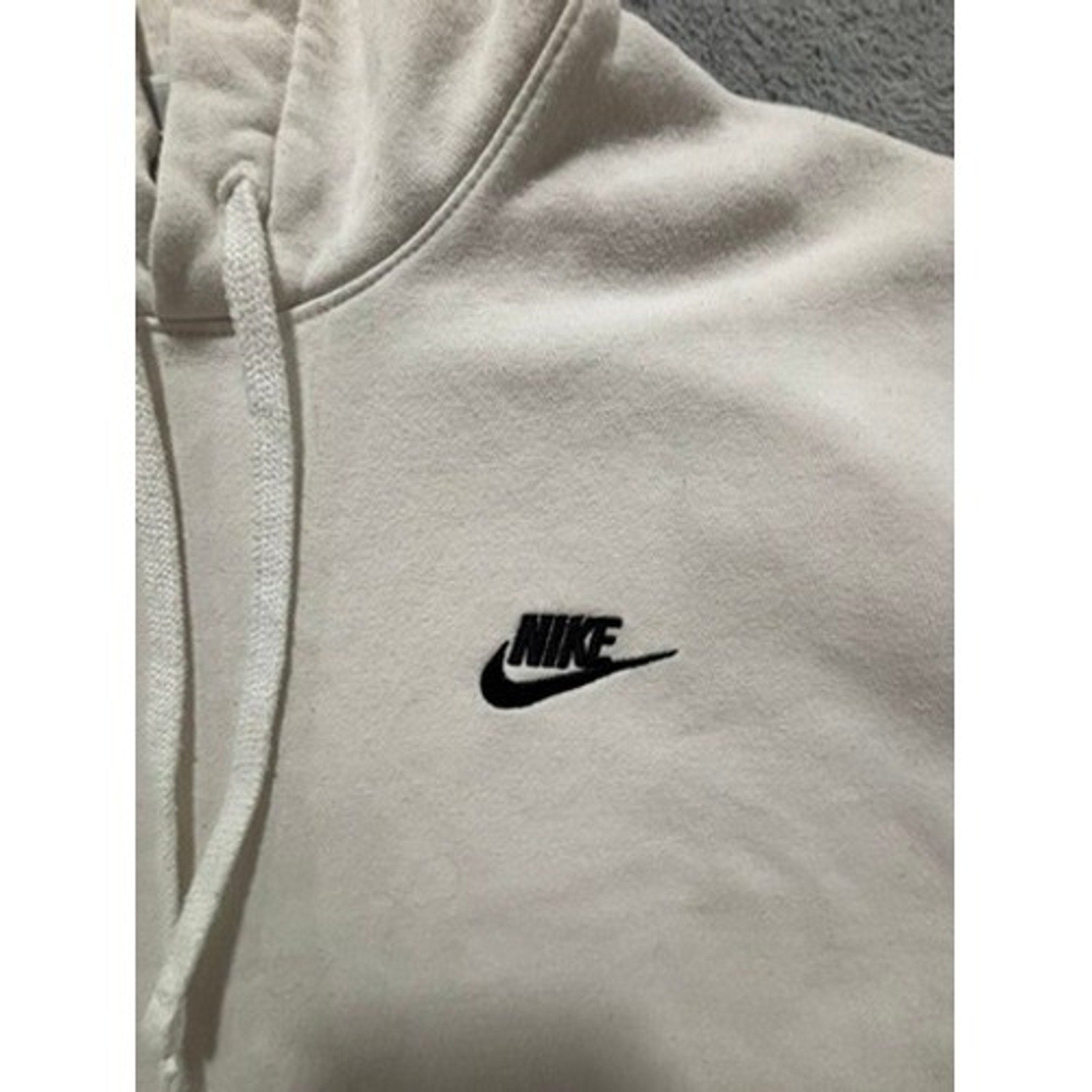 Nike M White Hoodie Womens Crewneck Swoosh Logo Casual Athleisure Sweatshirt