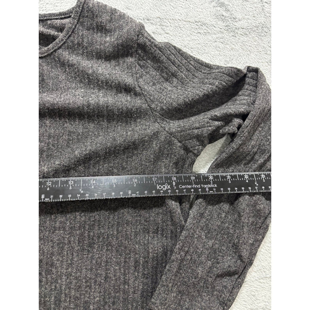 Notations Womens M Charcoal Gray Ribbed Long Sleeve Top Gold Chain Casual Preppy
