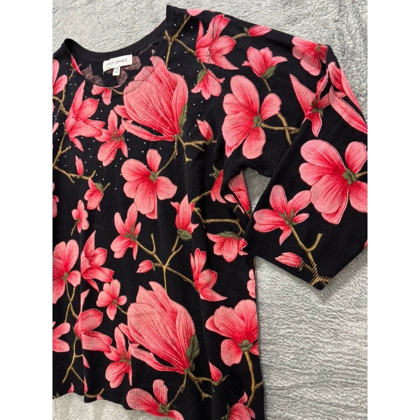 Emily Daniels Sweater Women PXL Black Pink Floral Knit 3/4 Sleeve Acrylic
