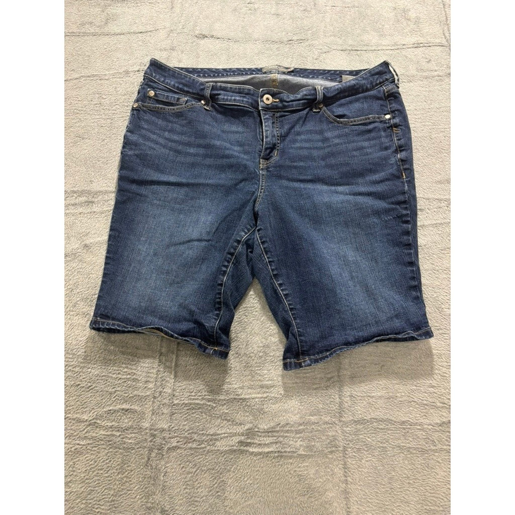 Torrid Womens Size 20 Bermuda Denim Shorts Medium Wash Blue Stretch Plus Size