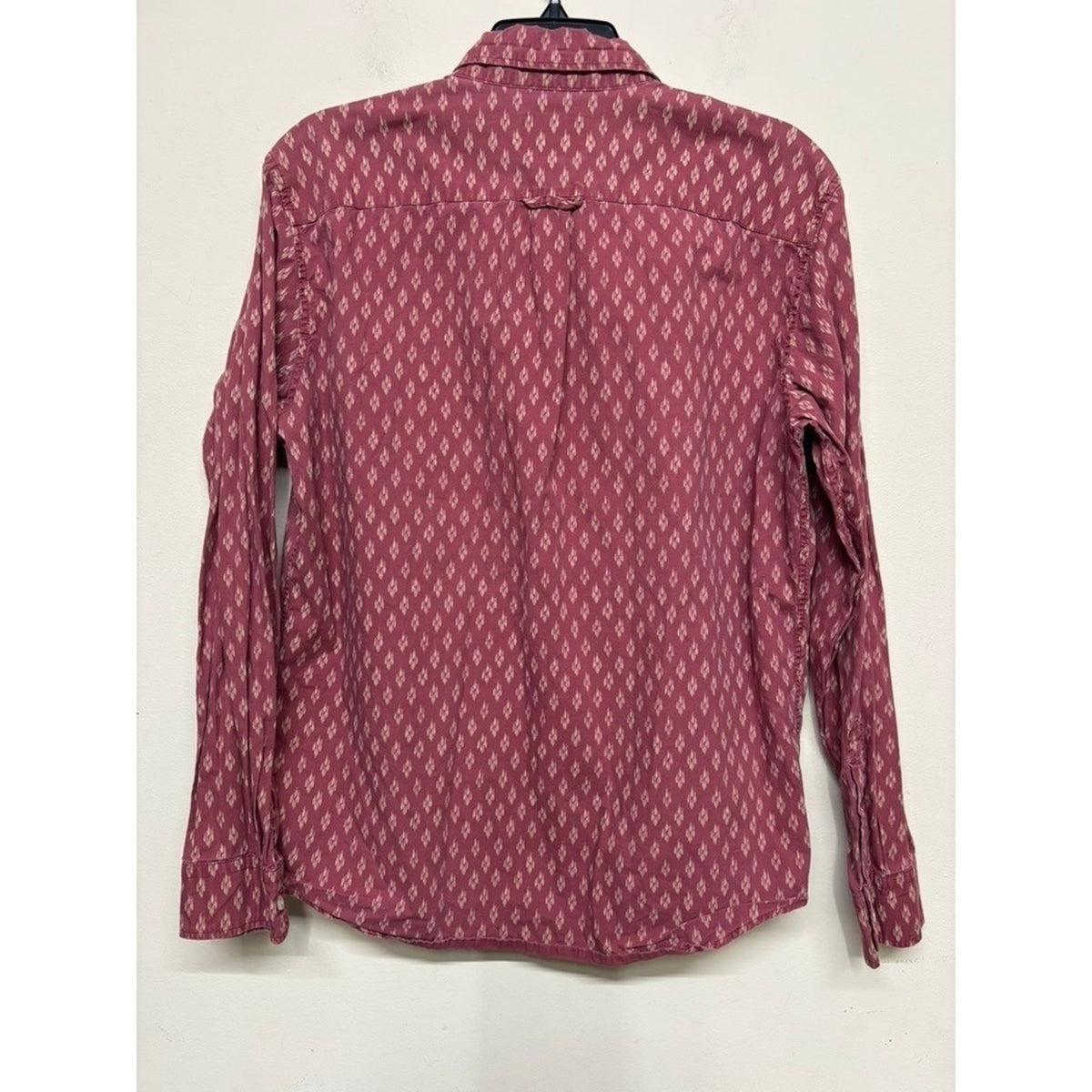 American Eagle Seriously Soft Classic Fit Button Up Shirt Men's Medium Pattern