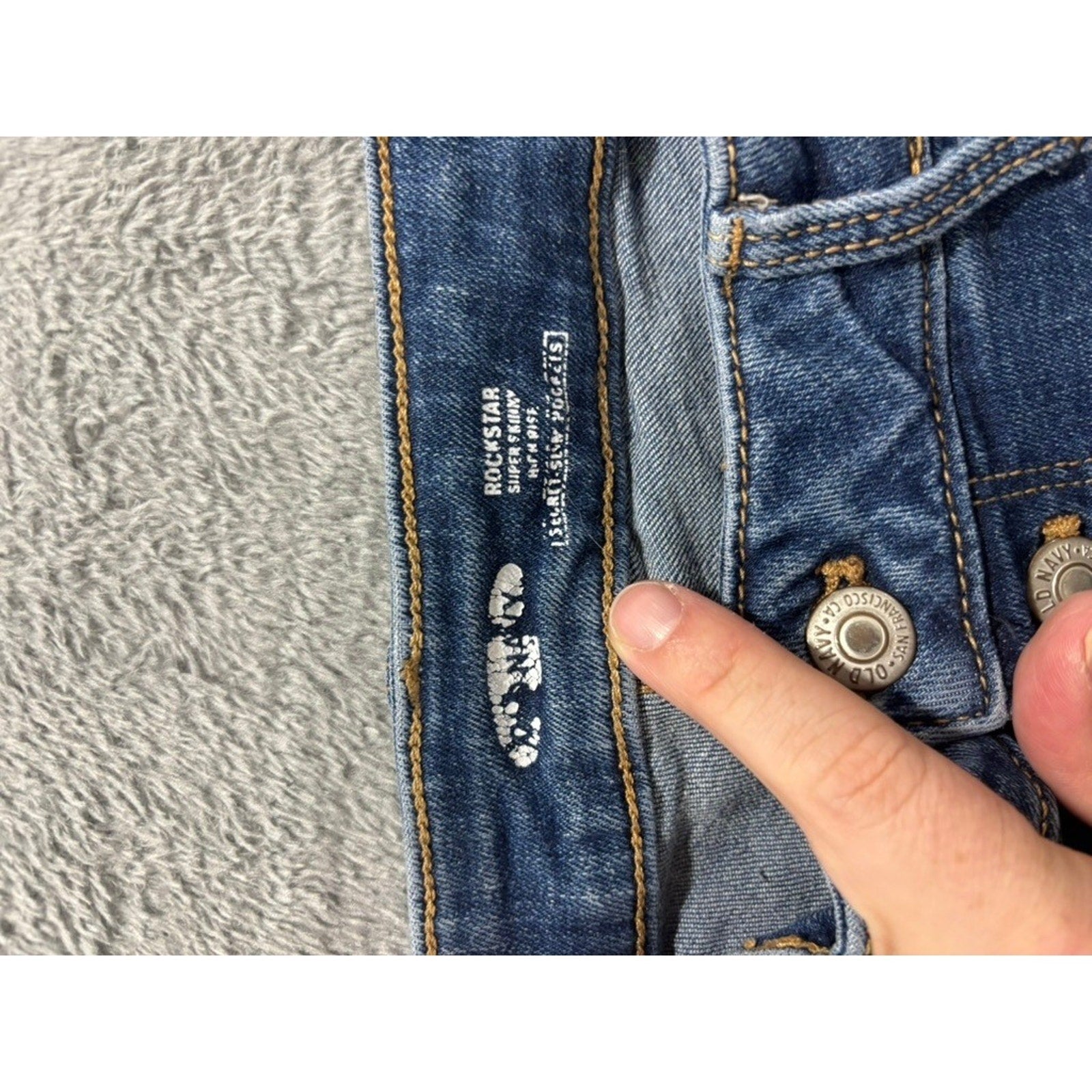 Old Navy Rockstar Super Skinny High Rise Button Fly Womens 6 Jeans Raw Hem Wash