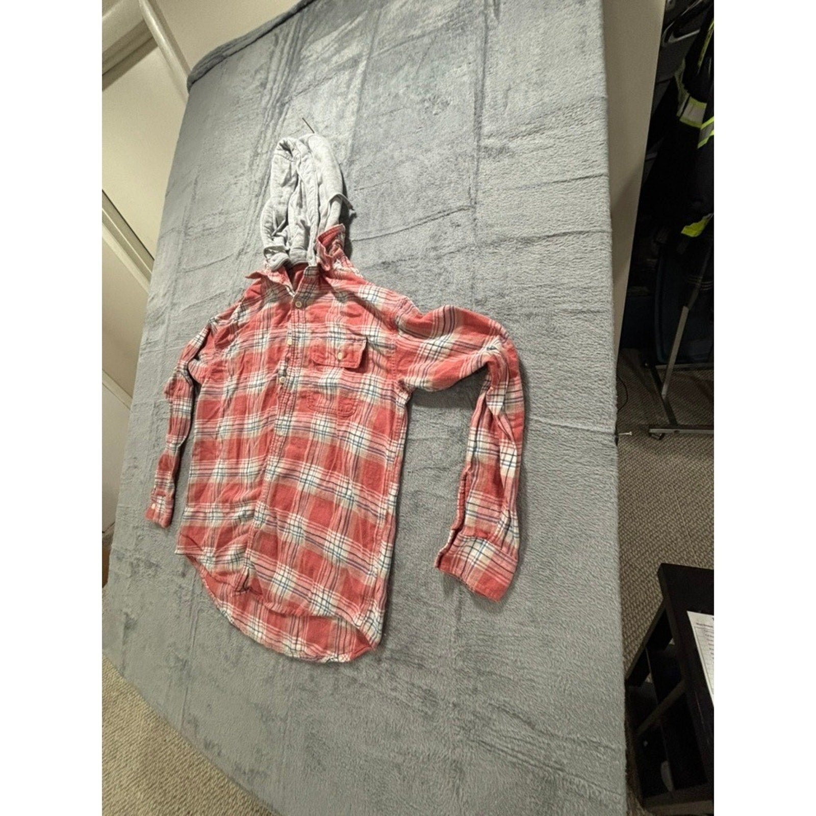 American Eagle Womens M Red Plaid Hooded Flannel Shirt Casual Vintage Cozy