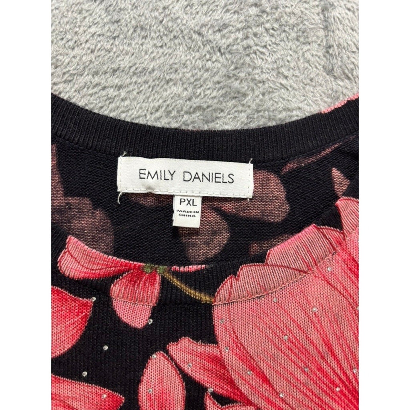 Emily Daniels Sweater Women PXL Black Pink Floral Knit 3/4 Sleeve Acrylic