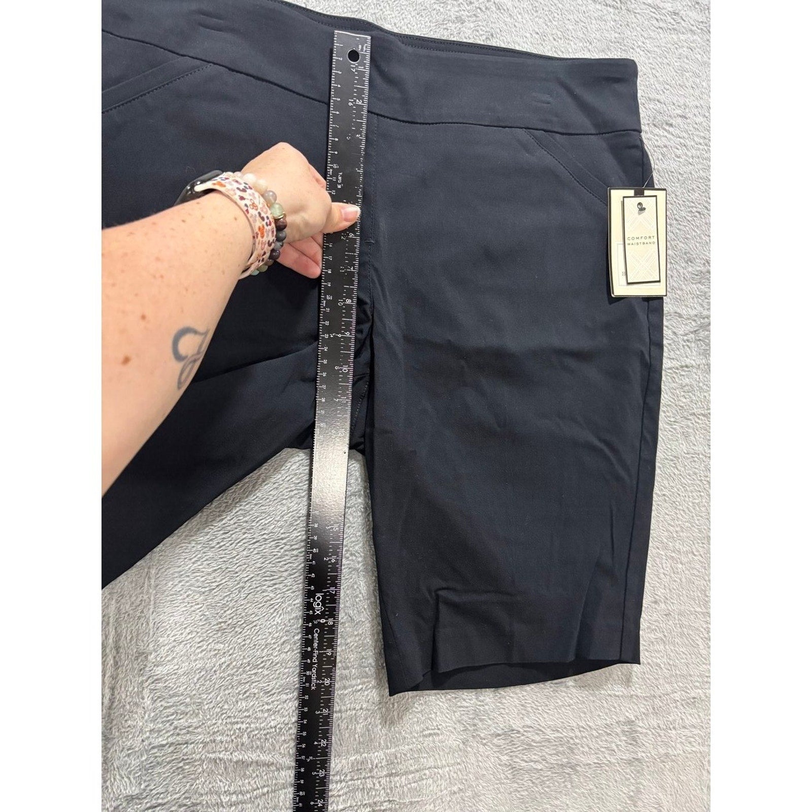 Dana Buchman L Black Shorts Womens Casual Athleisure Comfort Waistband NEW