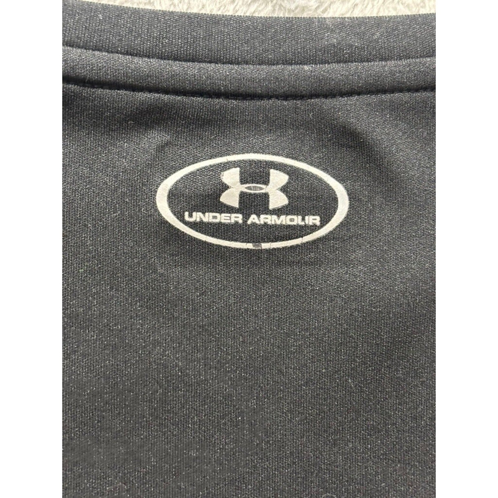 Under Armour Womens LG Black HeatGear V-Neck Loose Fit T-Shirt Athleisure Sporty