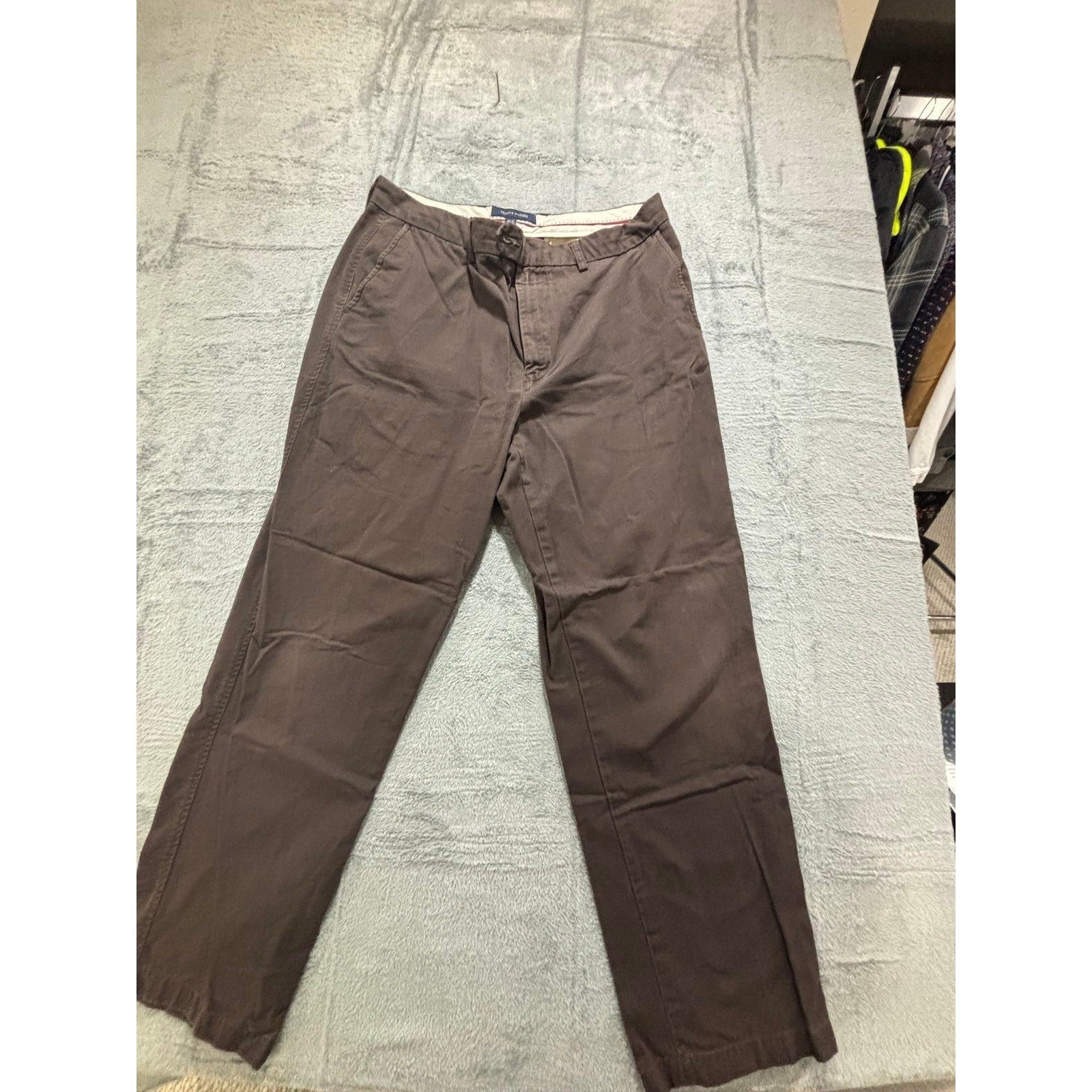 Tommy Hilfiger 36/32 Brown Chino Pants Mens Straight Fit Casual Preppy