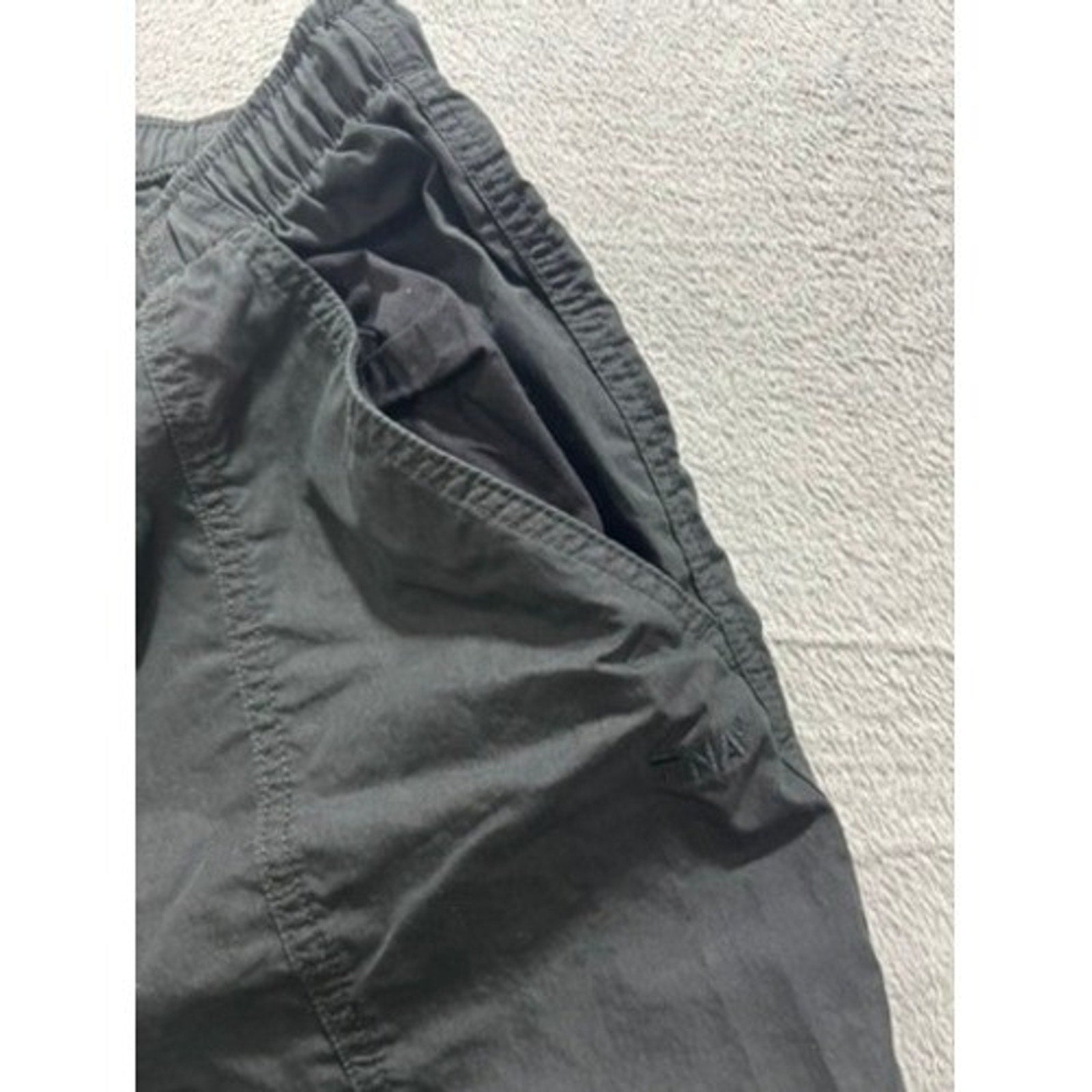 Aritzia TNA Parachute Pants Baggy Joggers Charcoal Grey Elastic Waist Inseam 28