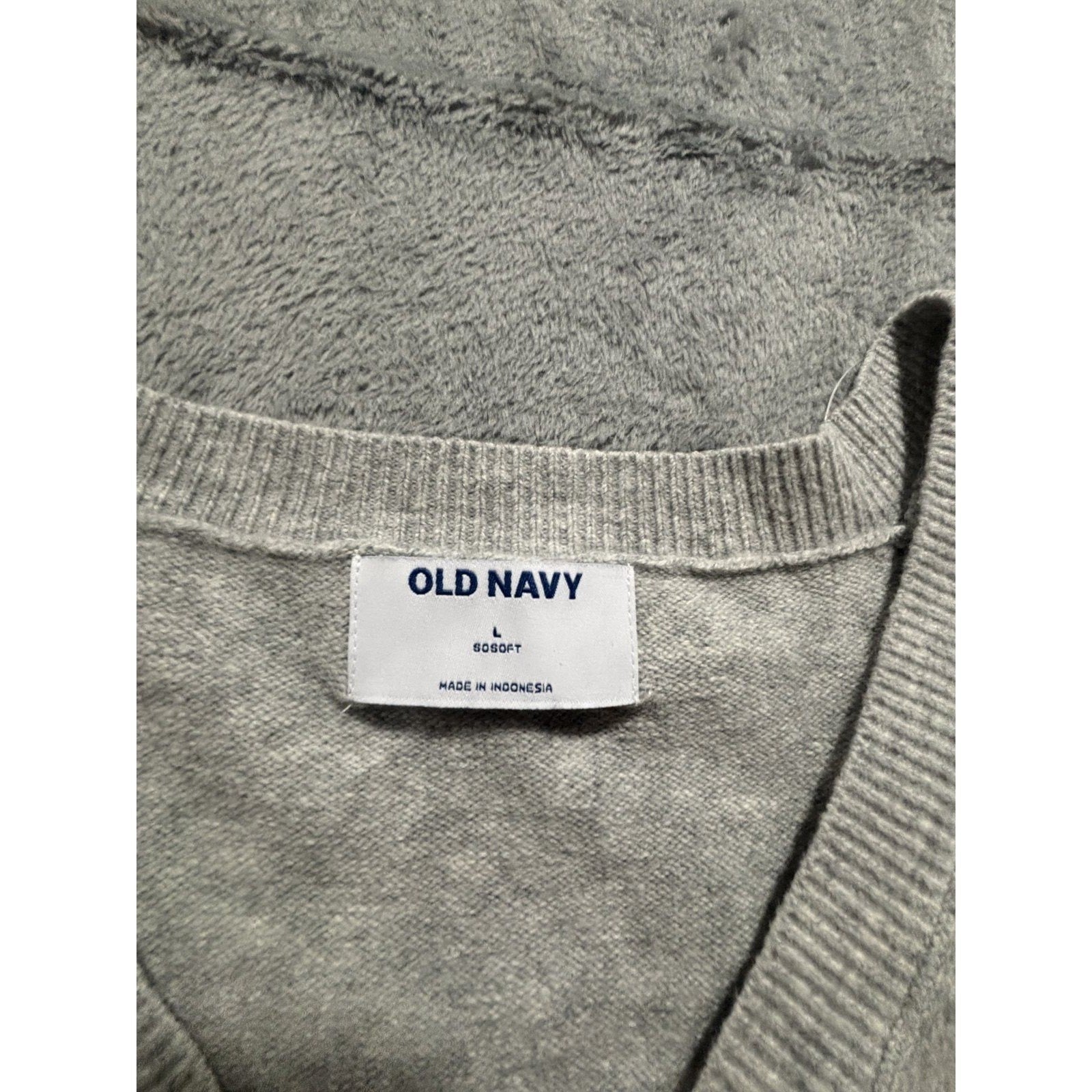 Old Navy L Womens Gray V-Neck SoSoft Sweater NWT Cozy Casual Soft Knit Pullover