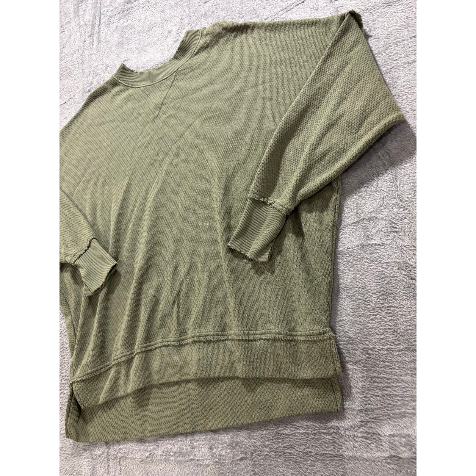 Aerie Womens M Olive Green Waffle Knit Pullover Sweater Oversized Casual Cozy