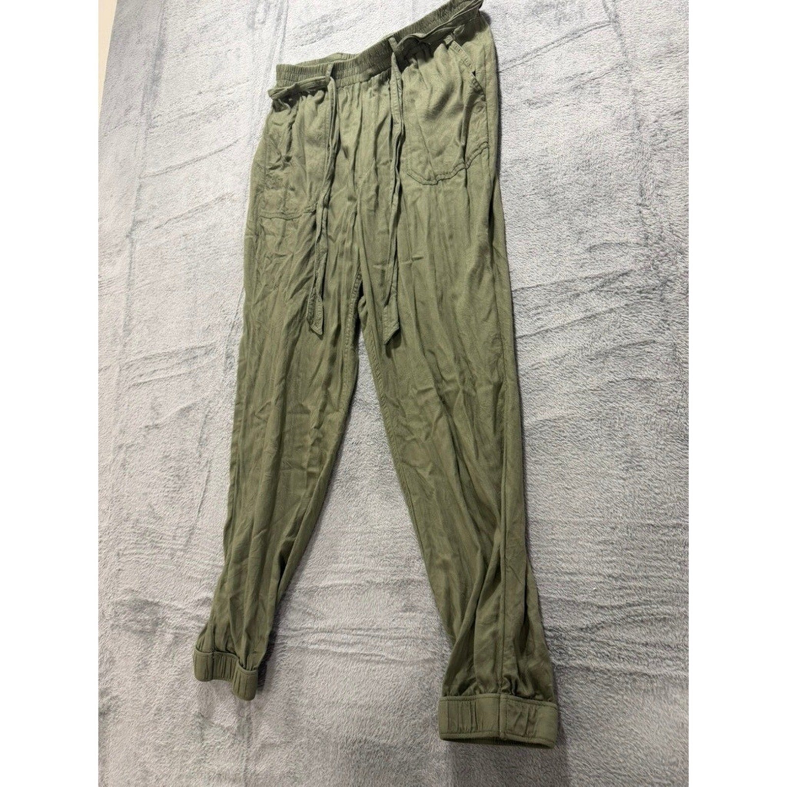 Hollister Womens Ultra High Rise Jogger Pants Olive Green Viscose Size M