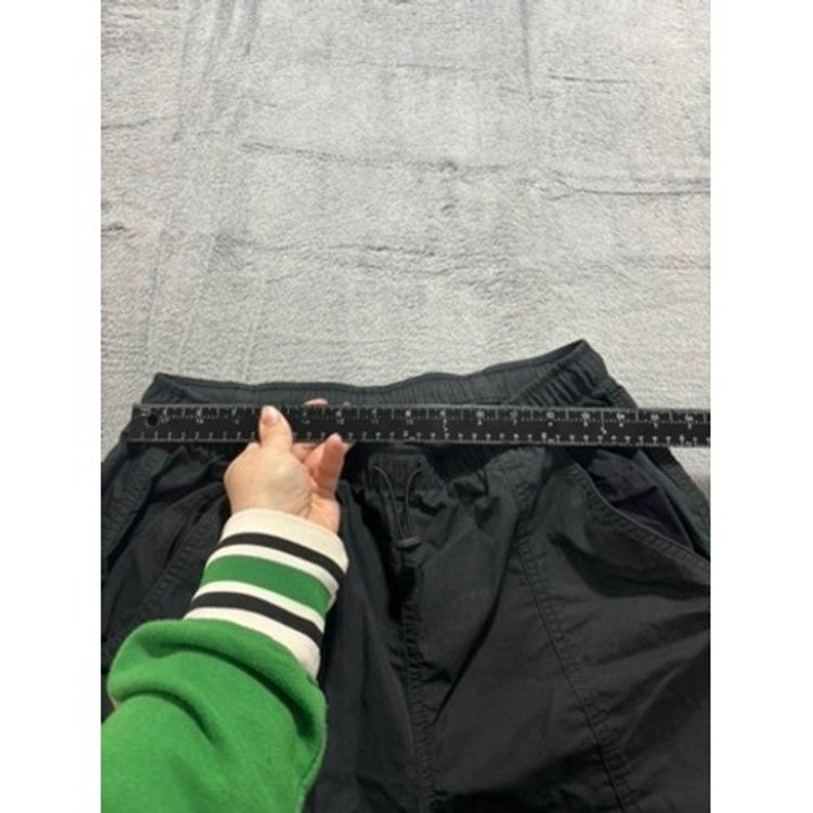 Aritzia TNA Parachute Pants Baggy Joggers Charcoal Grey Elastic Waist Inseam 28