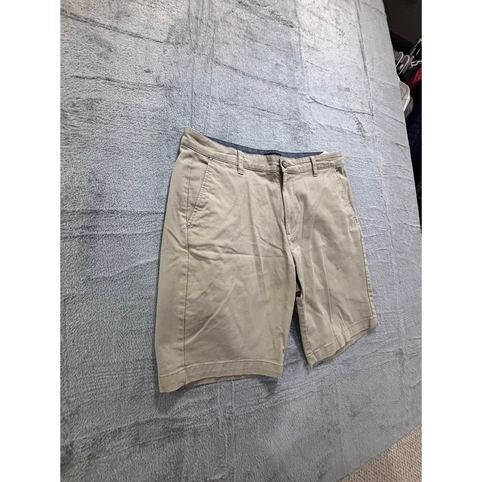 Nautica 34W Tan Chino Shorts Classic Fit Casual Preppy Mens