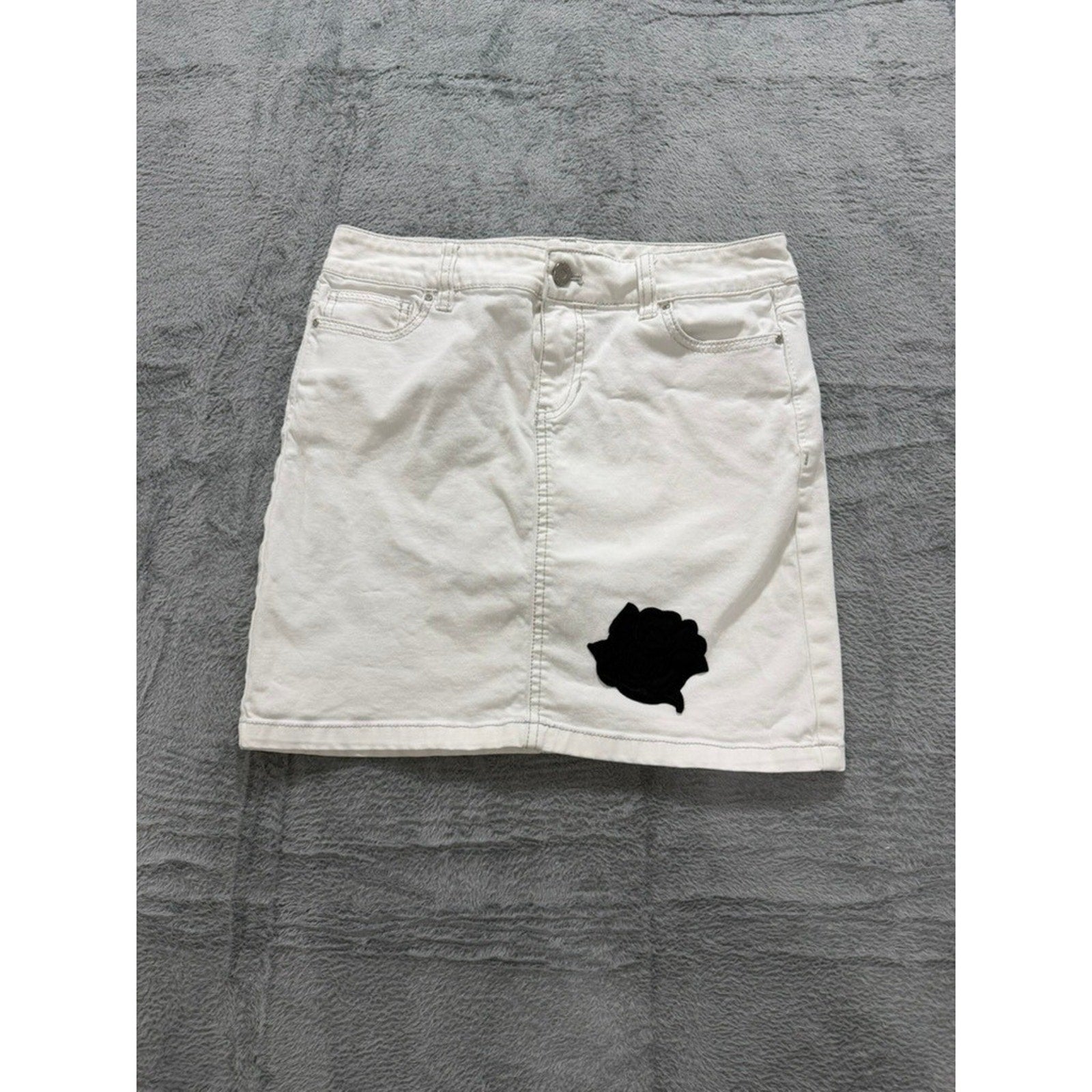 White House Black Market Denim Mini Skirt Women Size 2 White Floral Stretch