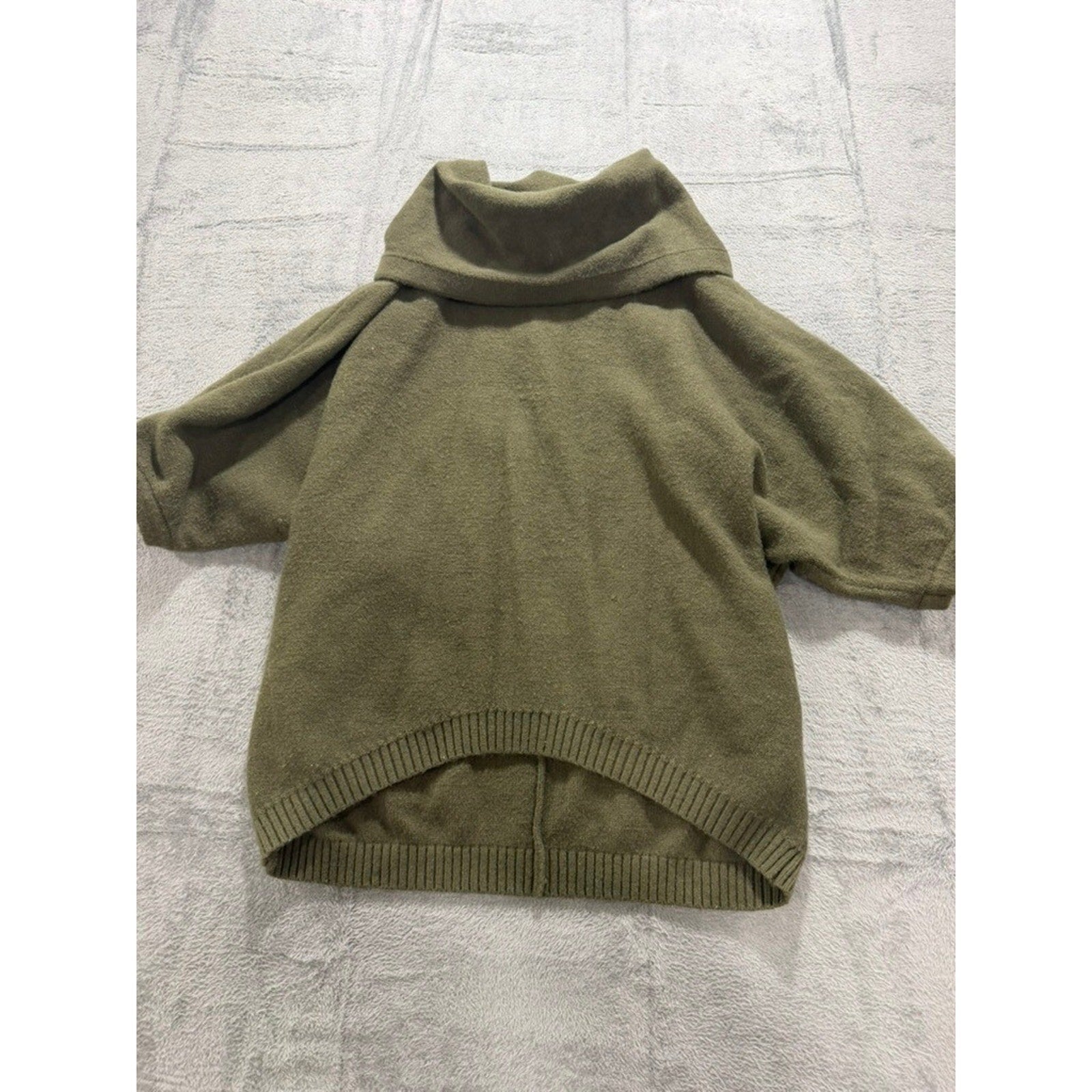 Urban Daizy Olive Green Cowl Neck High Low Poncho Sweater Womens Large Boho