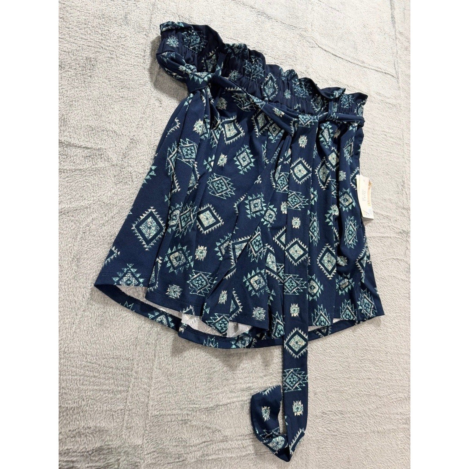 LuLaRoe Ella Shorts Womens Navy Geometric Southwestern Paperbag Waist Large NWT