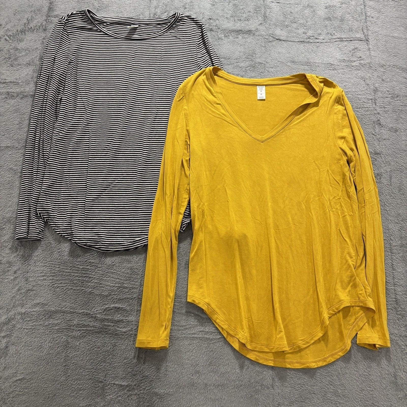 Old Navy Womens M Mustard & Striped Long Sleeve Tee 2pc Bundle Casual