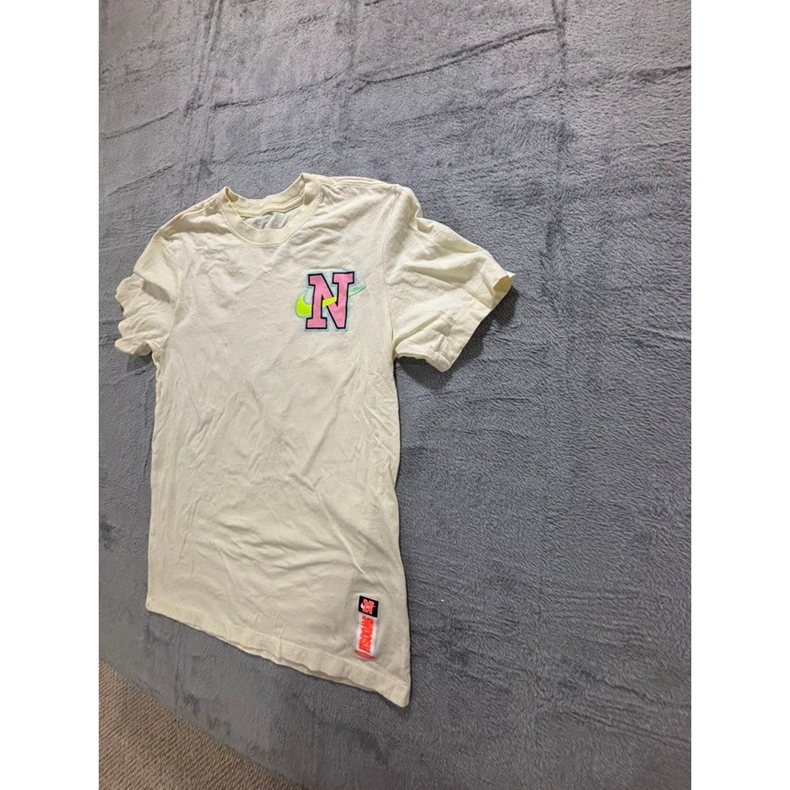 Nike S Cream Graphic T-Shirt Womens Athleisure Casual Short Sleeve Tee