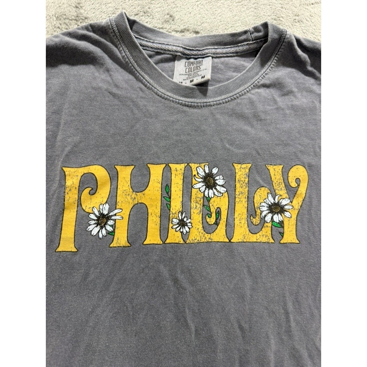 Comfort Colors Philly Daisy Graphic T-Shirt Gray Heavyweight Cotton Mens Medium