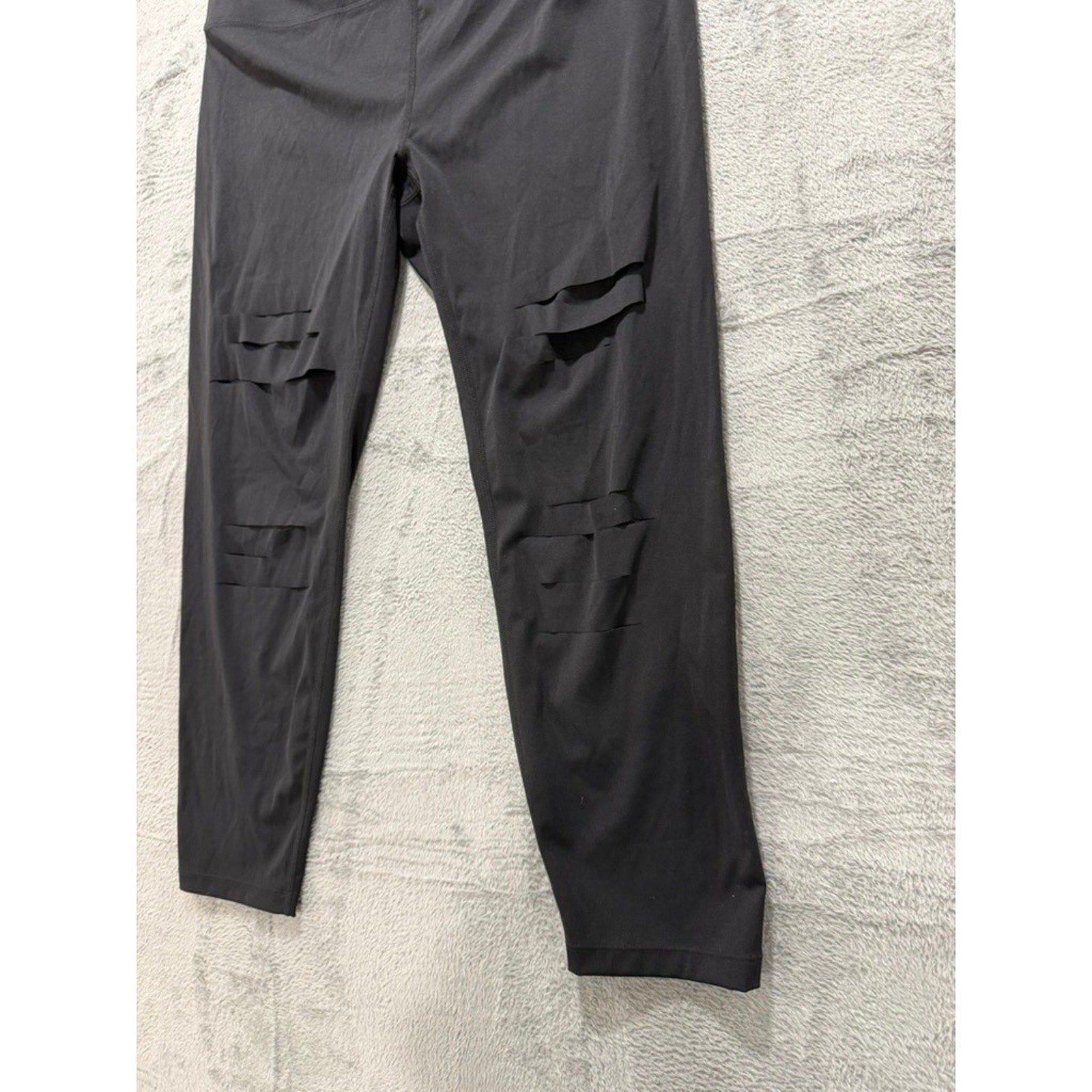 Zyia Active Black Laser Cut Distressed Cropped Leggings Plus 16-18 High Rise
