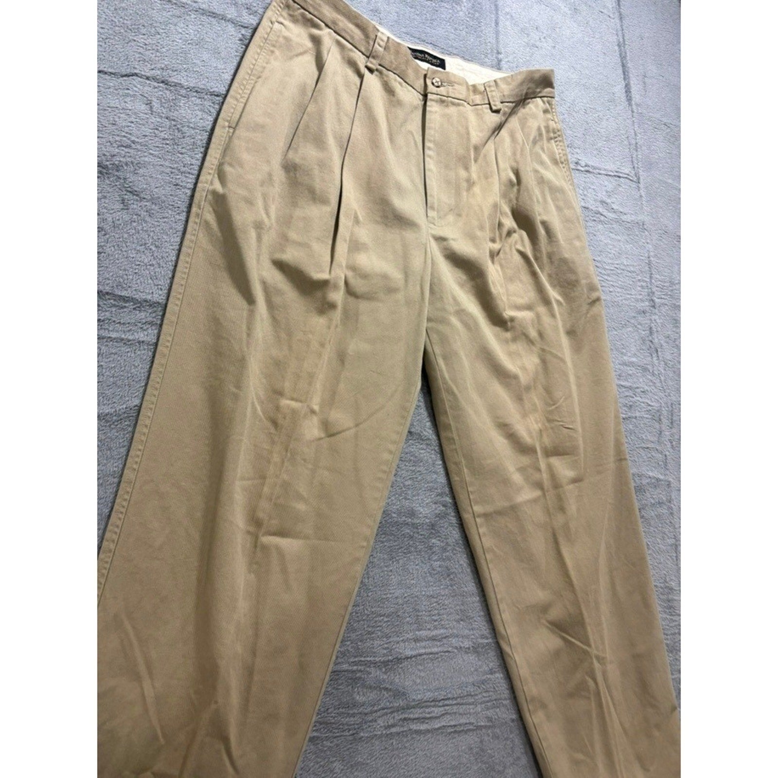 Banana Republic Chino Pants Mens 35x30 Khaki Pleated Straight Leg Cotton