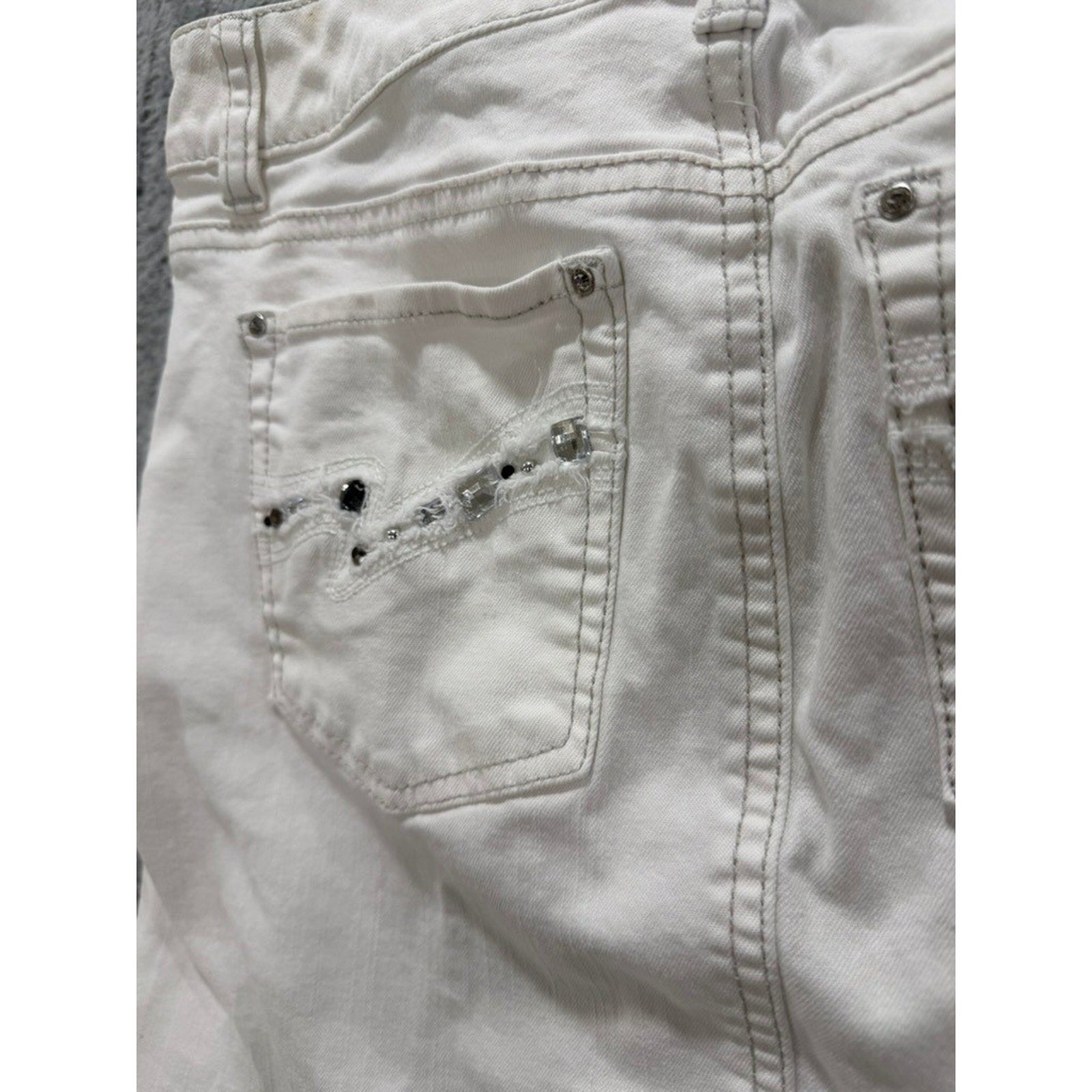 White House Black Market Denim Mini Skirt Women Size 2 White Floral Stretch