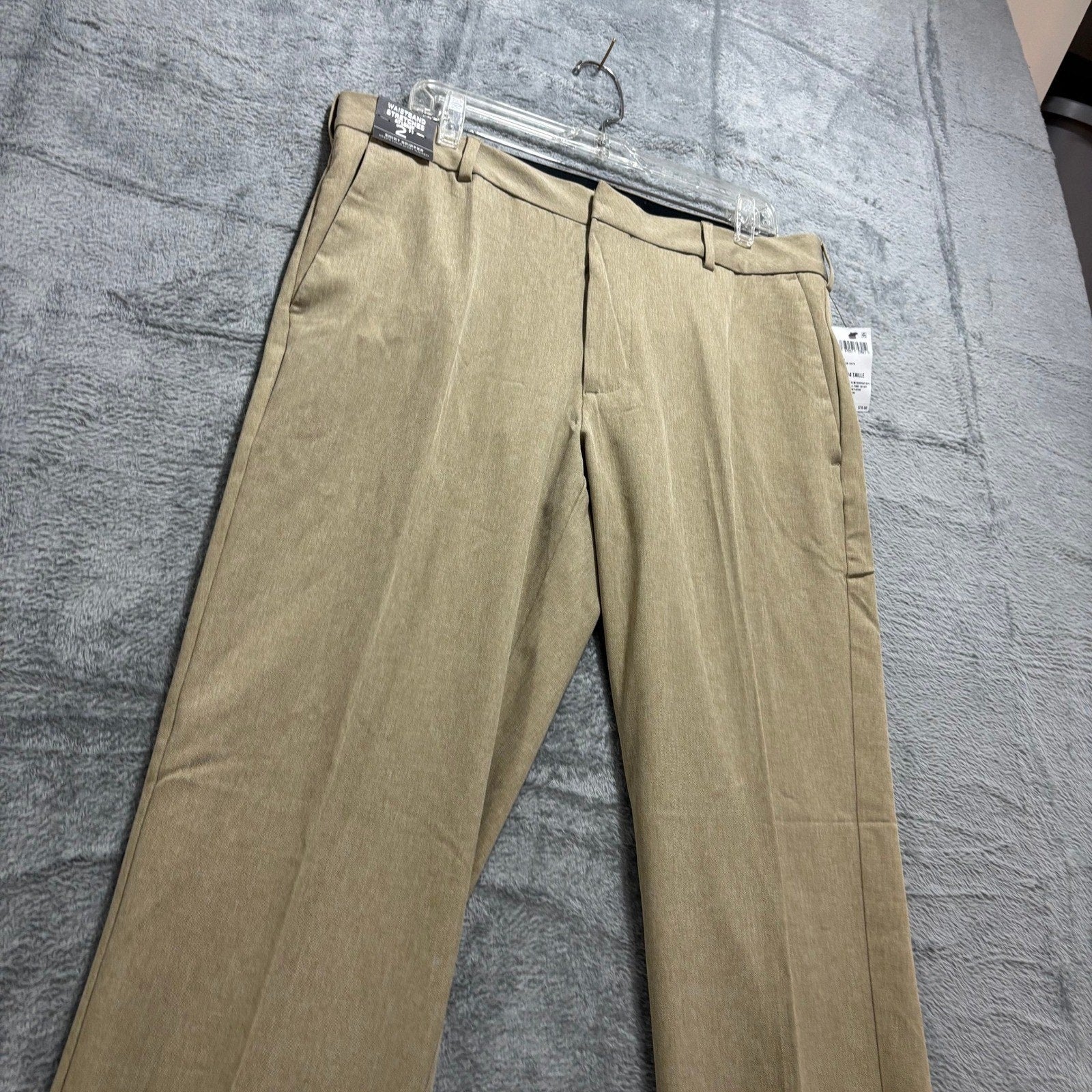 Van Heusen Mens 34x34 Tan Herringbone Slim Fit Flex Dress Pants Flat Front Chino