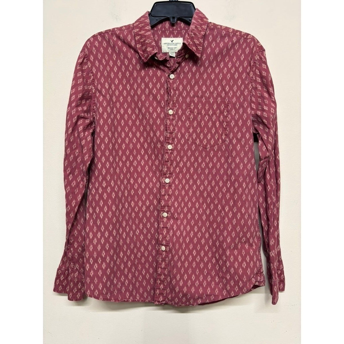 American Eagle Seriously Soft Classic Fit Button Up Shirt Men's Medium Pattern