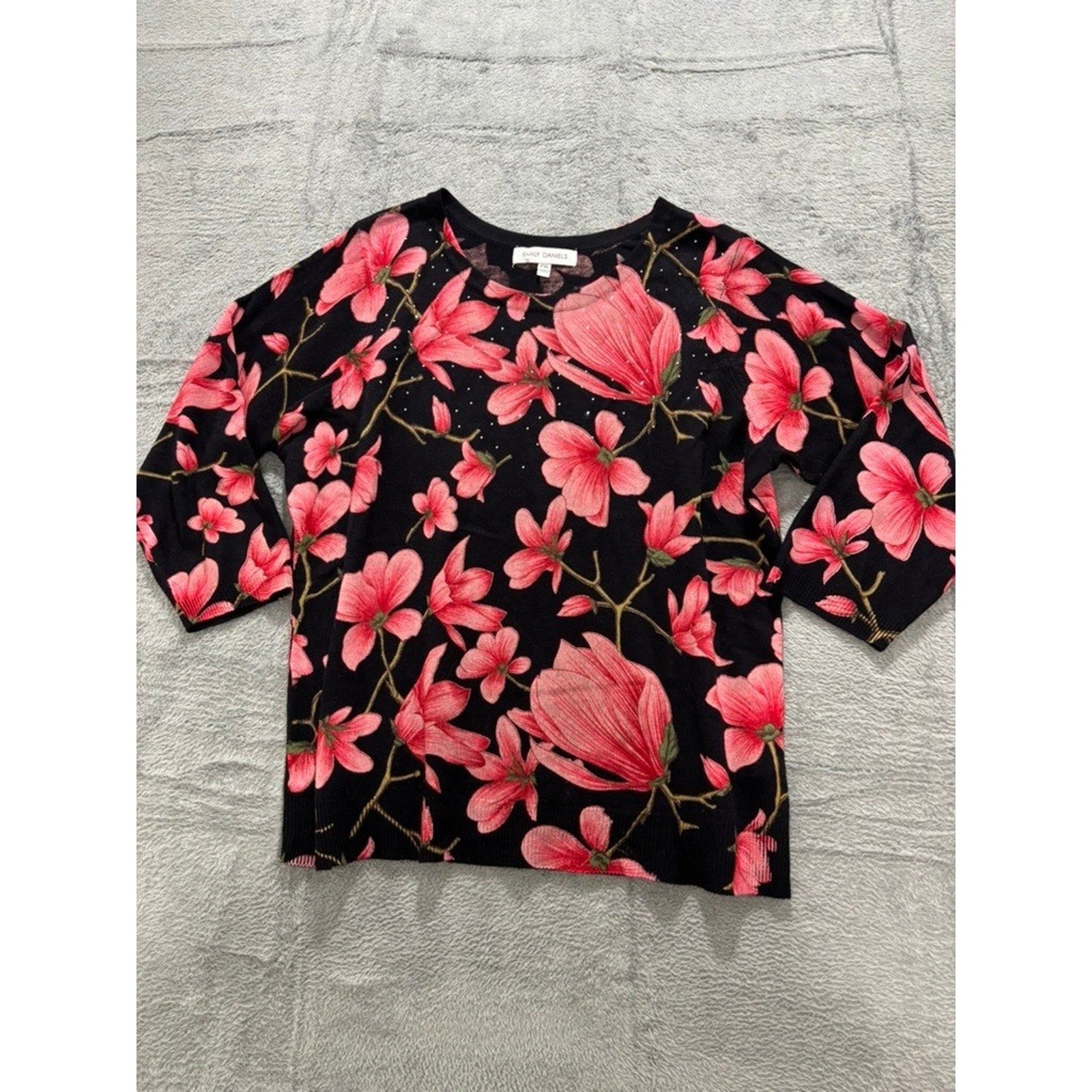Emily Daniels Sweater Women PXL Black Pink Floral Knit 3/4 Sleeve Acrylic