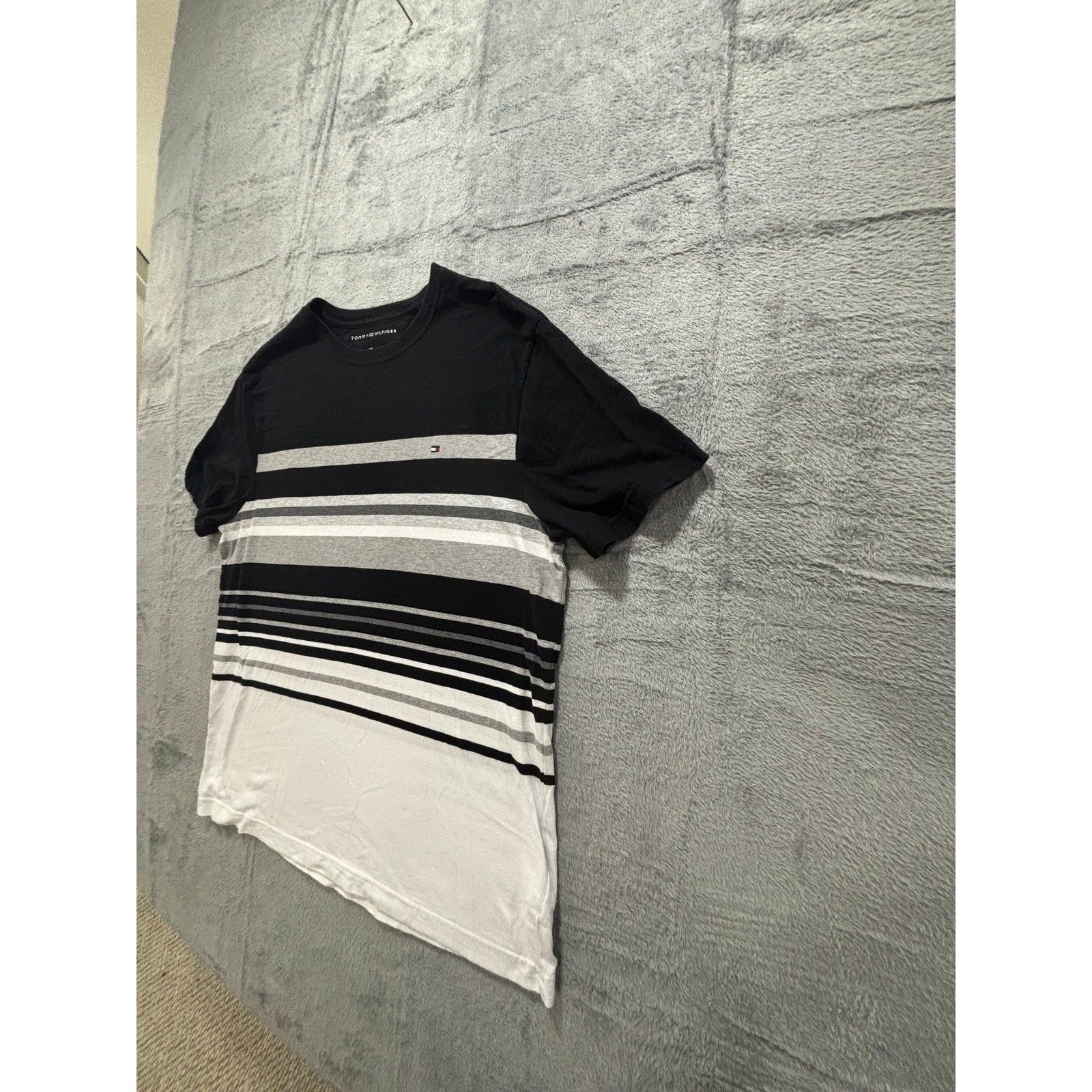 Tommy Hilfiger Womens L Black Striped Short Sleeve T-Shirt Casual Vintage