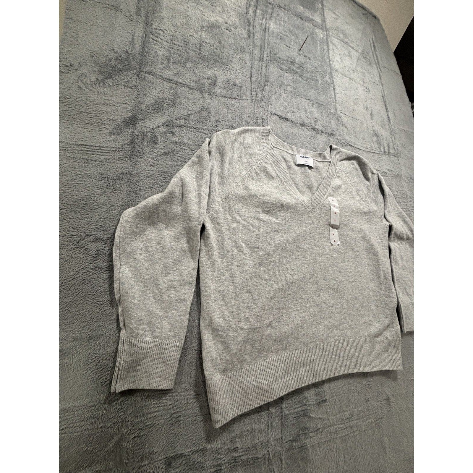 Old Navy L Womens Gray V-Neck SoSoft Sweater NWT Cozy Casual Soft Knit Pullover