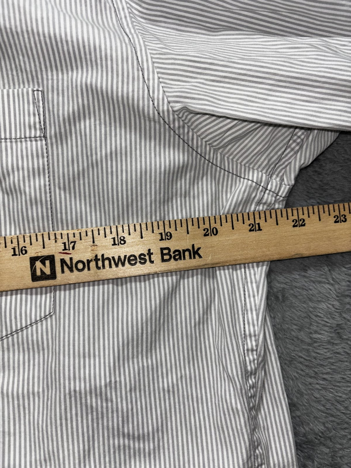 Banana Republic Mens L 16-16 1/2 Gray Striped Long Sleeve Button Up Dress Shirt