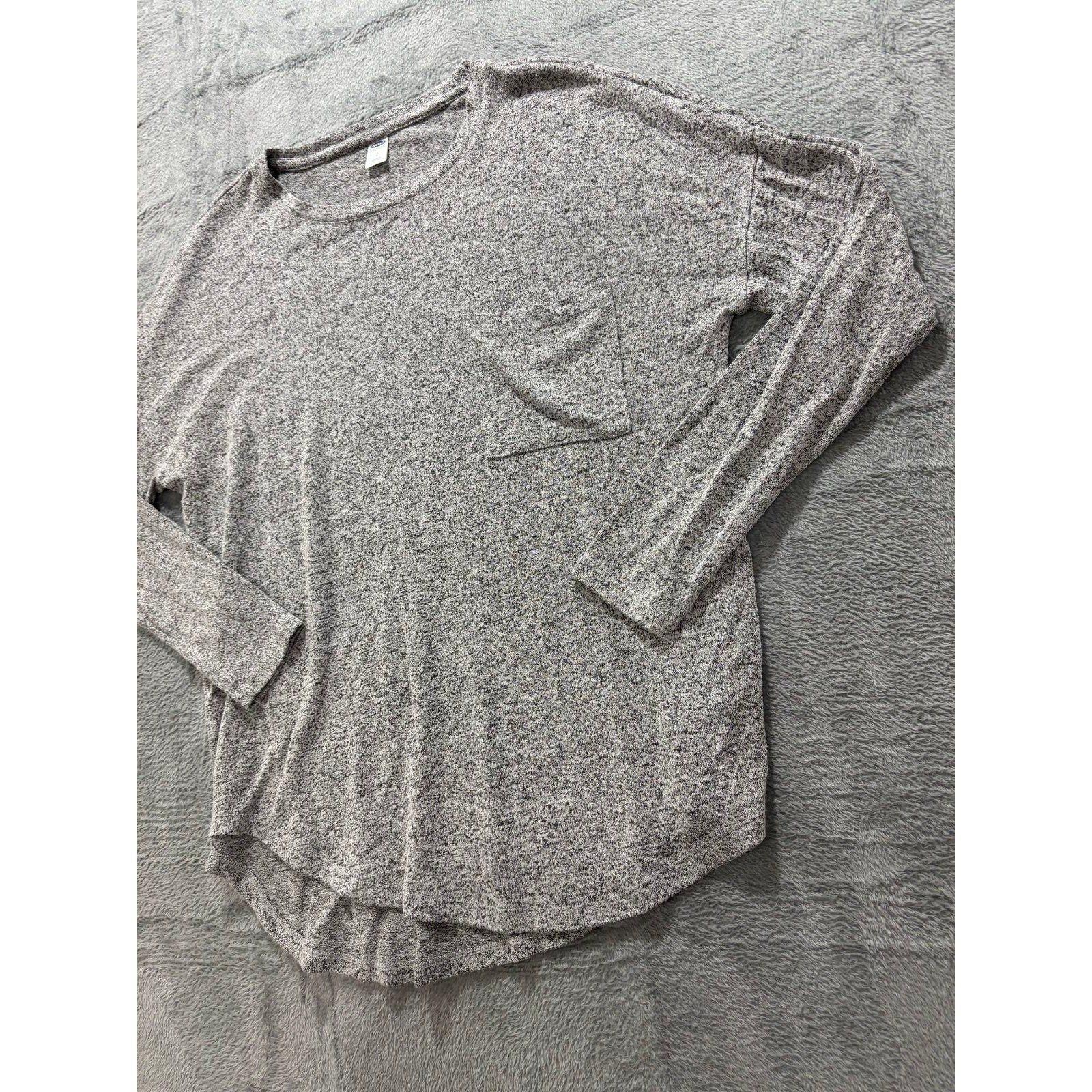 Old Navy Womens S Gray Long Sleeve Pocket T-Shirt Casual Cozy Top