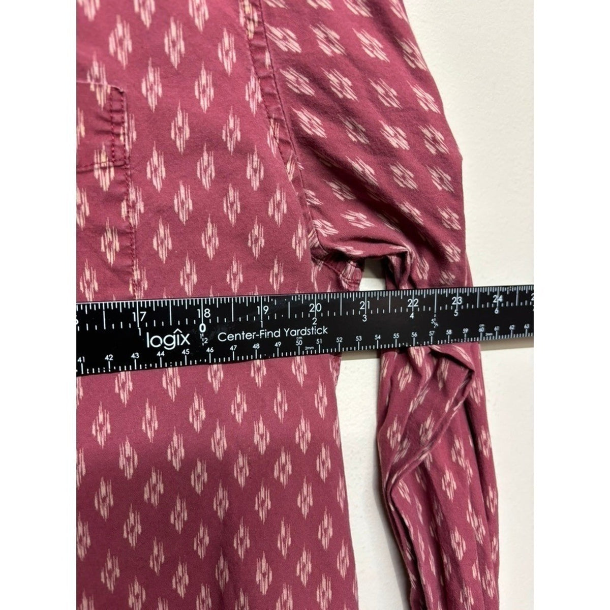 American Eagle Seriously Soft Classic Fit Button Up Shirt Men's Medium Pattern