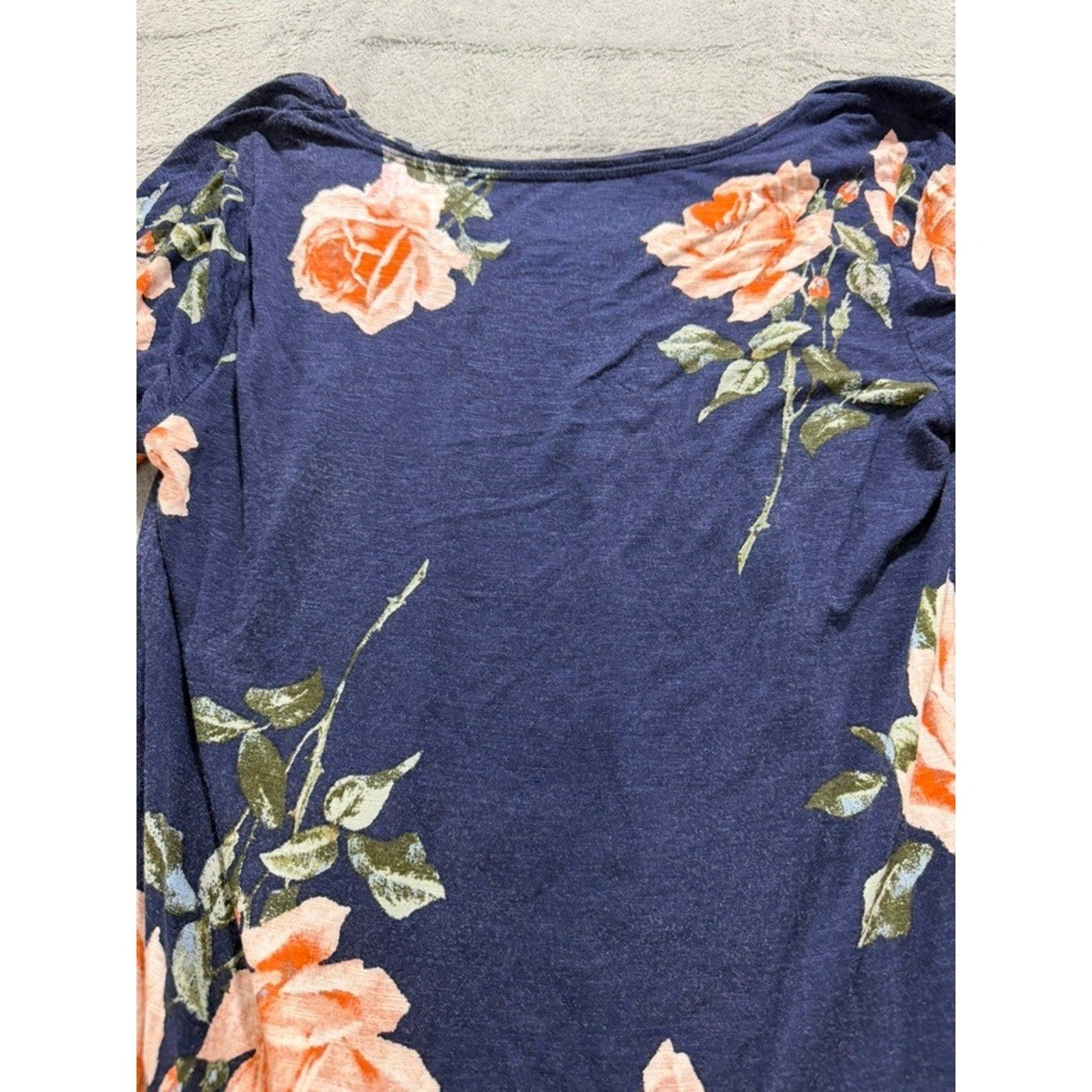 Maurices 24/7 Navy Peach Rose Floral High-Low T-Shirt Womens Large Boho Scoop