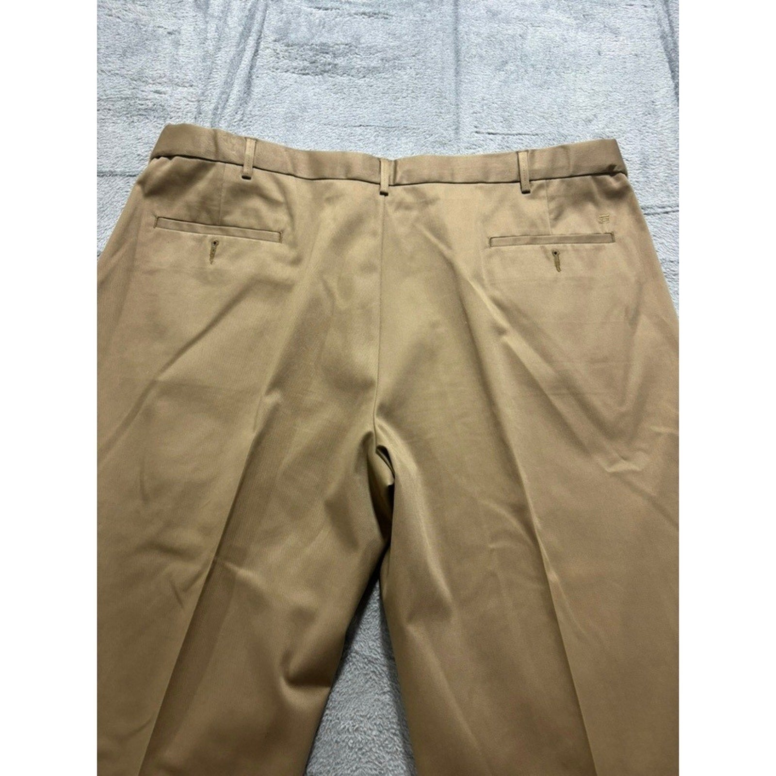 Haggar Khaki Pants Mens 42x29 Classic Fit No Iron Flat Front Dress Chino