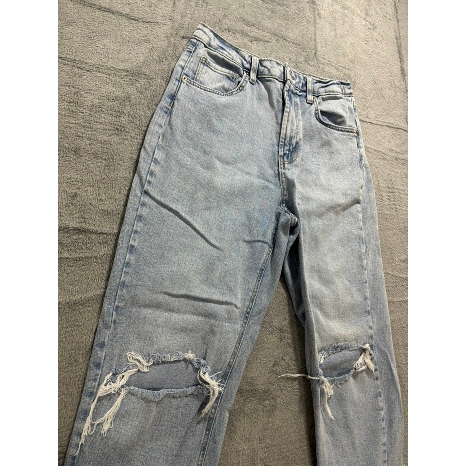 Wild Fable Super High Rise Mom Jeans Womens 8 Light Wash Distressed Raw Hem