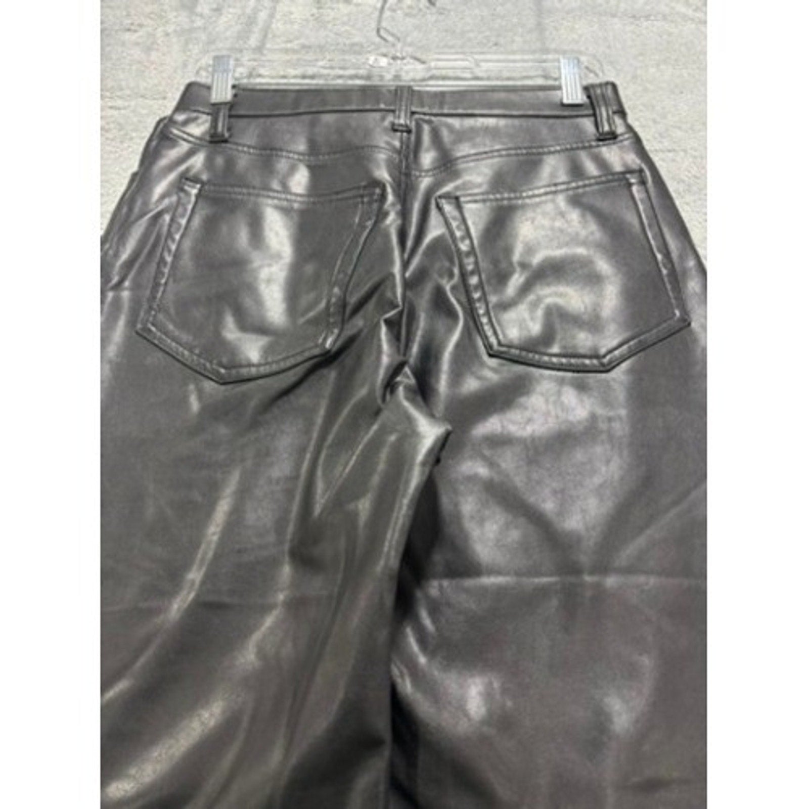 Abercrombie & Fitch The 90s Relaxed Jean Ultra High Rise Vegan Leather Black 28