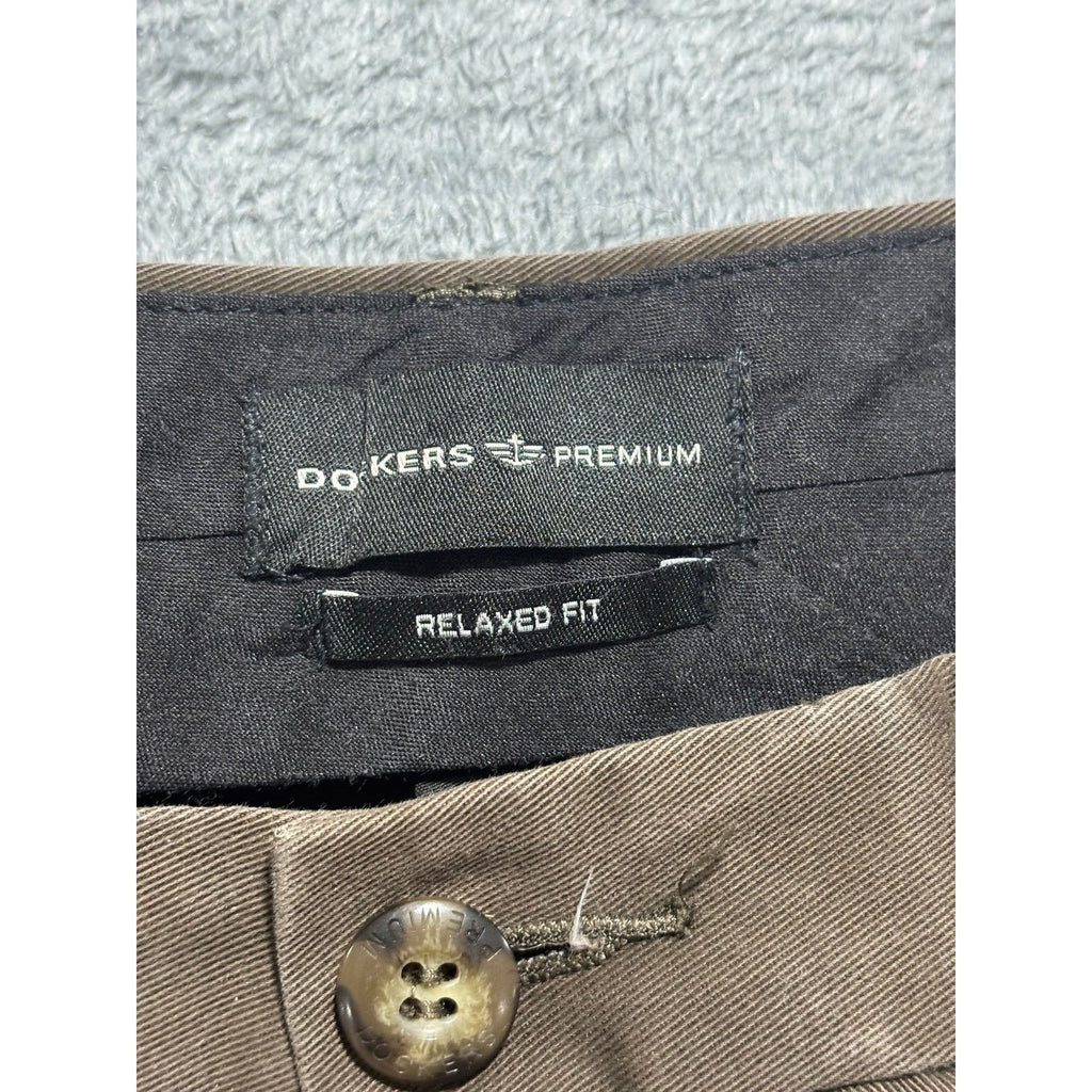 Dockers Premium 36x31 Brown Chino Pant Relaxed Fit Mens Casual Preppy Flat Front